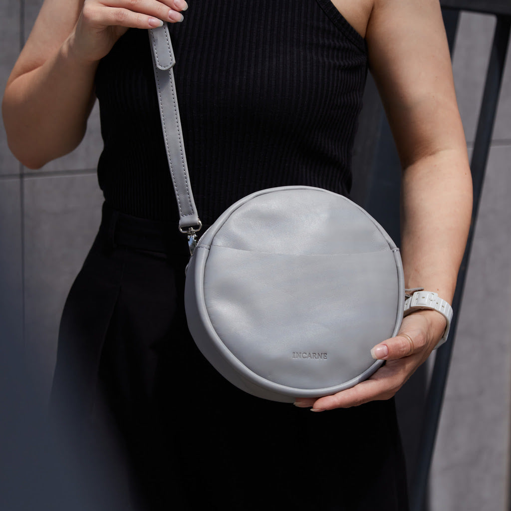 New Harley kulatá crossbody kabelka z kůže Gallant a Aksa