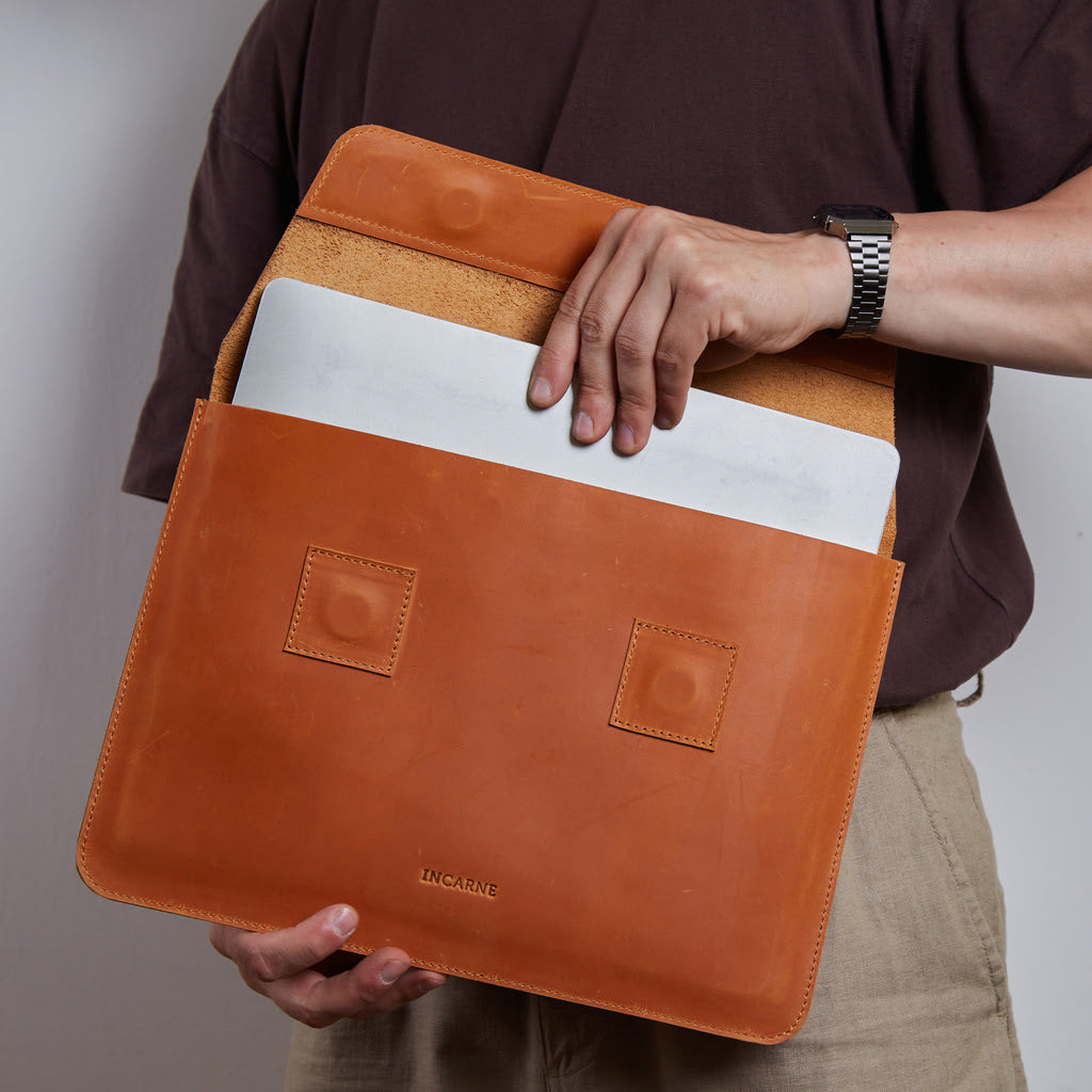 Kožené pouzdro na notebook Line