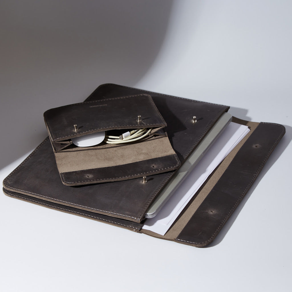 Dárková sada: Neat obal na notebook + Keep organizér kabelů