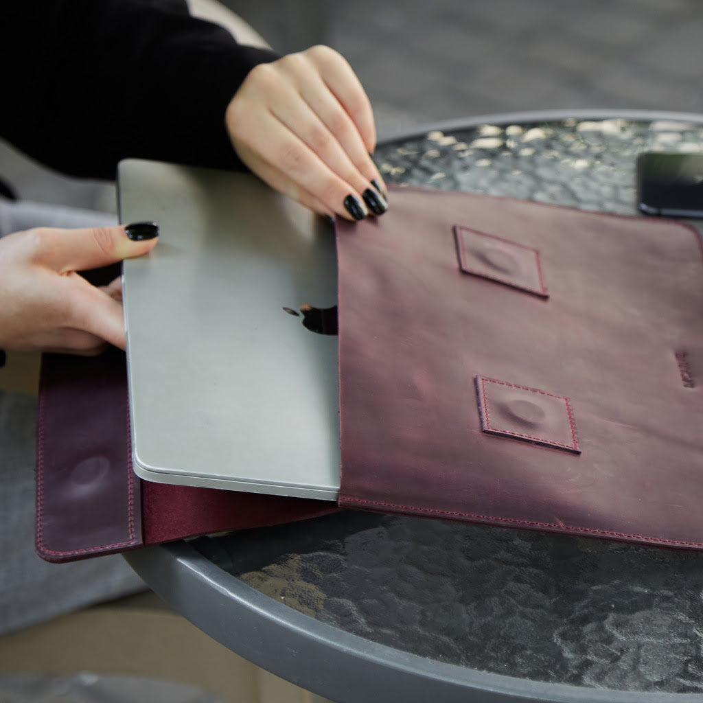 Kožené pouzdro na notebook Line