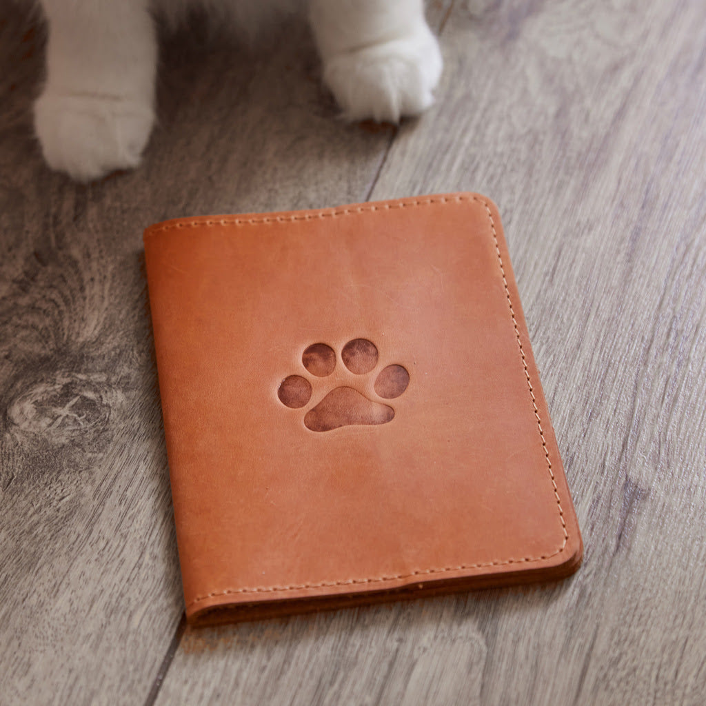 Kožený obal na veterinární pas Paw