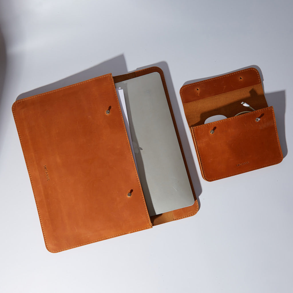 Dárková sada: Neat obal na notebook + Keep organizér kabelů
