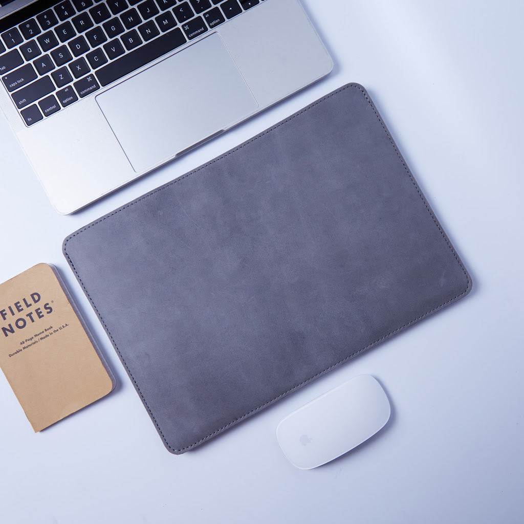 Kožený obal na MacBook s plstěnou podšívkou — Gamma Plus