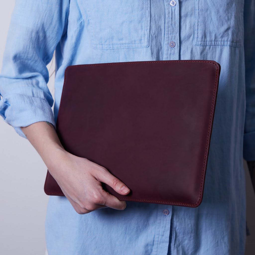 Kožený obal na MacBook s plstěnou podšívkou — Gamma Plus