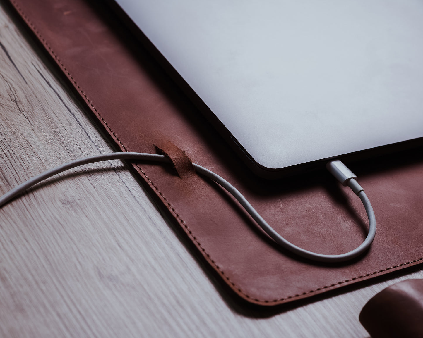 PRODESK - Kožená podložka na stůl ve vintage stylu - Skladem