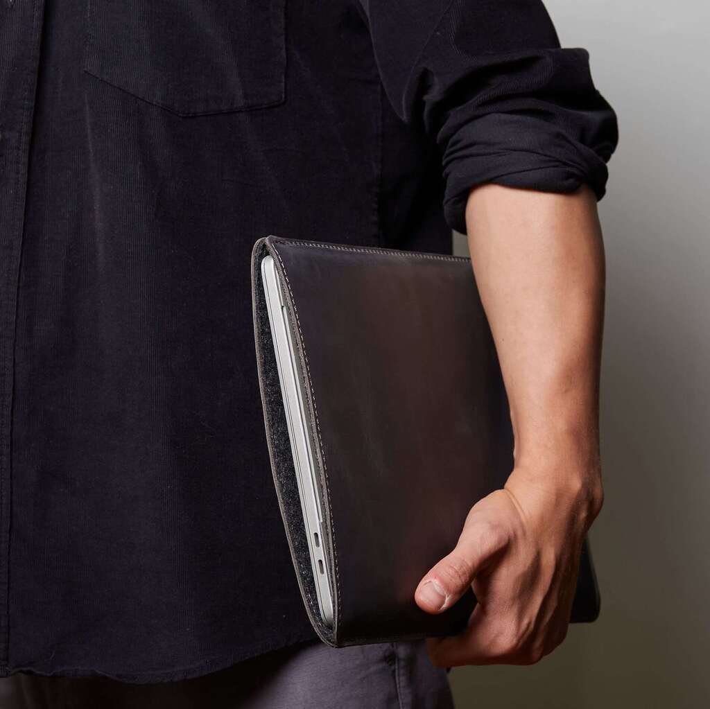 Free Port Plus Kožené pouzdro na notebook