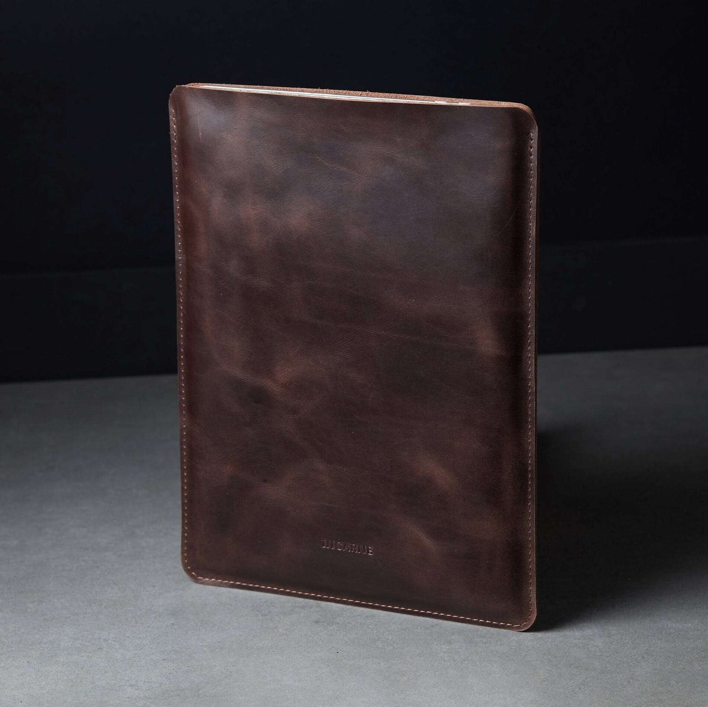 Volný portský kožený obal na notebook