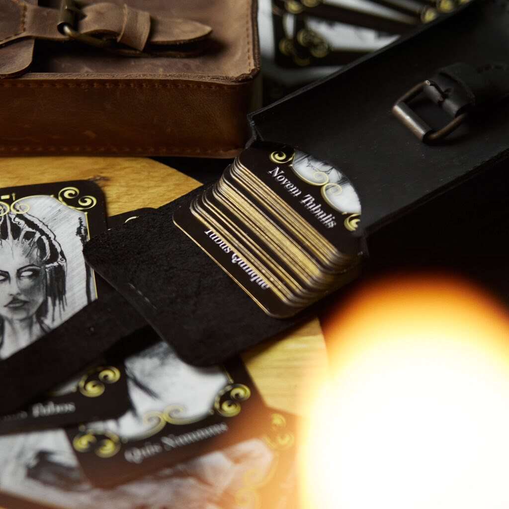 Kožený držák na tarot