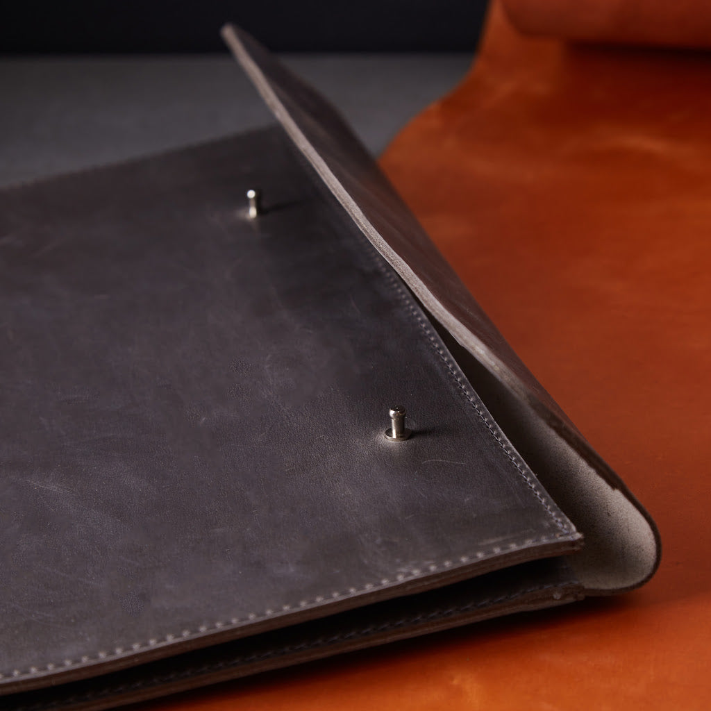NEAT KOŽENÉ POUZDRO NA TABLET