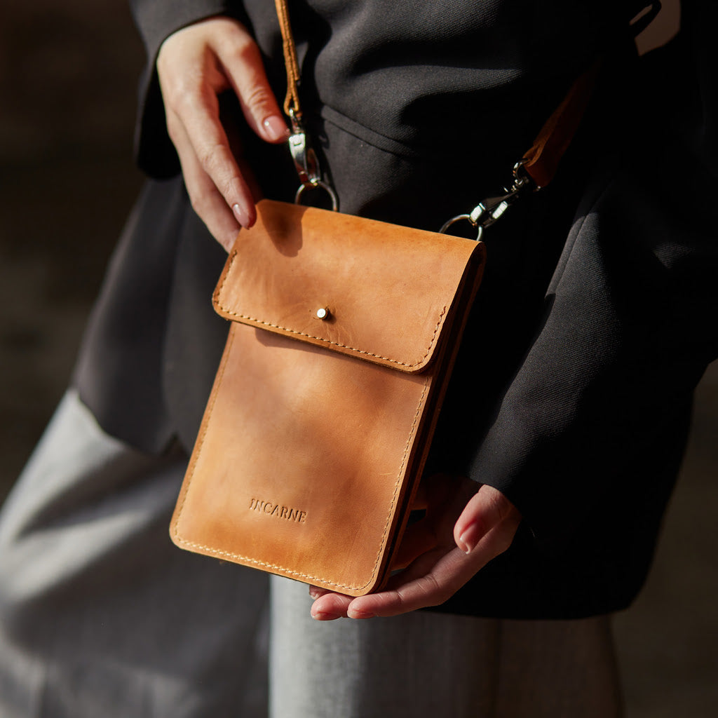 SMART CASE HANDYTASCHE AUS LEDER