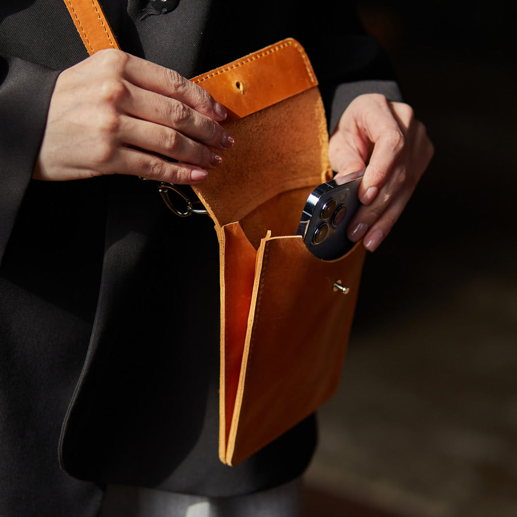 SMART CASE HANDYTASCHE AUS LEDER