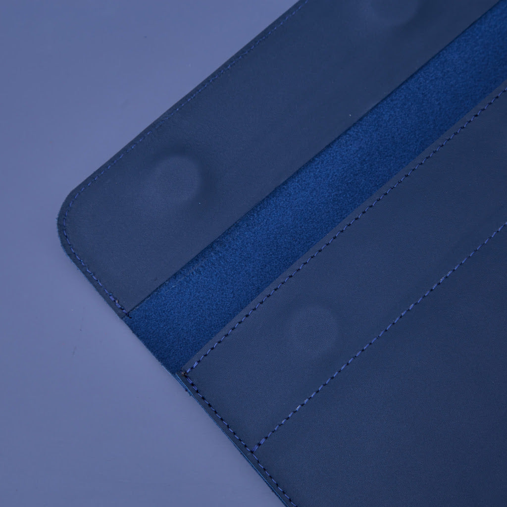 Etui na tablet Klouz z filcową wyściółką z klasycznej skóry
