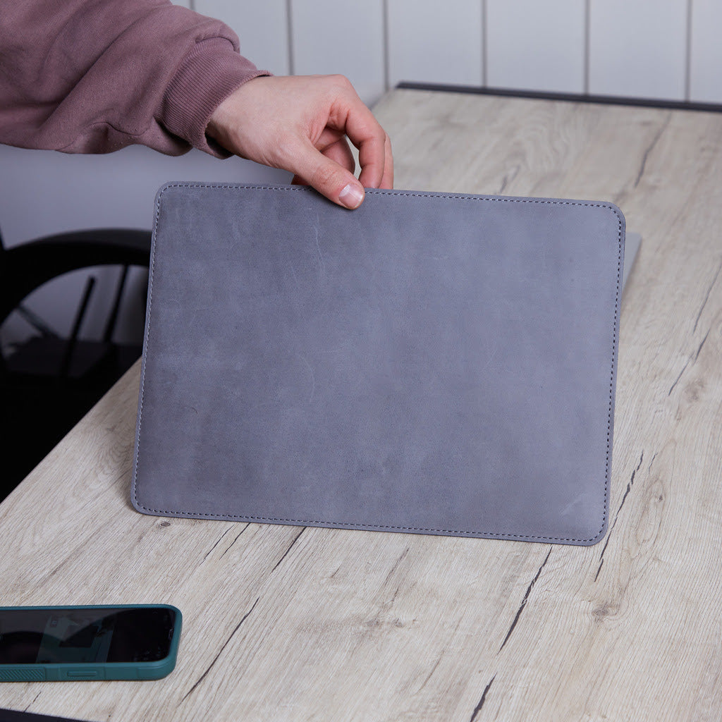 Leather iPad sleeve with felt lining — Gamma Plus