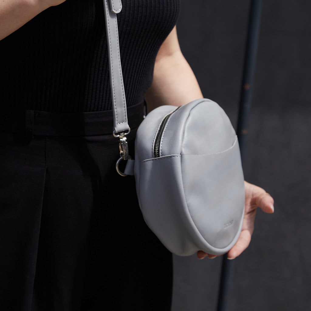 New Harley kulatá crossbody kabelka z kůže Gallant a Aksa