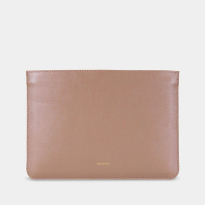 Kožené pouzdro na MacBook Cline z Crazy Horse kůže – zámek | Essetia