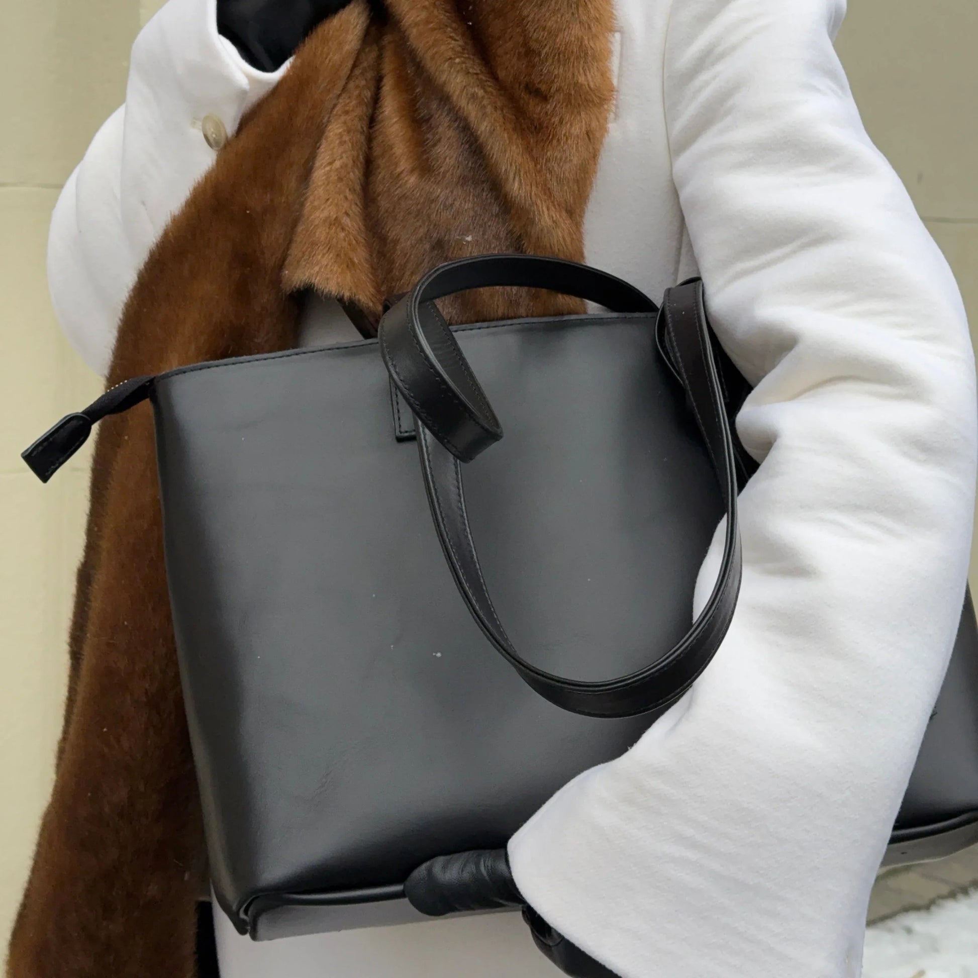 Emeli Shopper Bag — Black