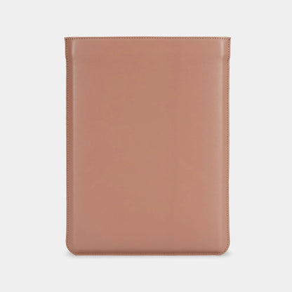 Kožené pouzdro na MacBook ClineUp z Crazy Horse kůže – vintage styl | Essetia