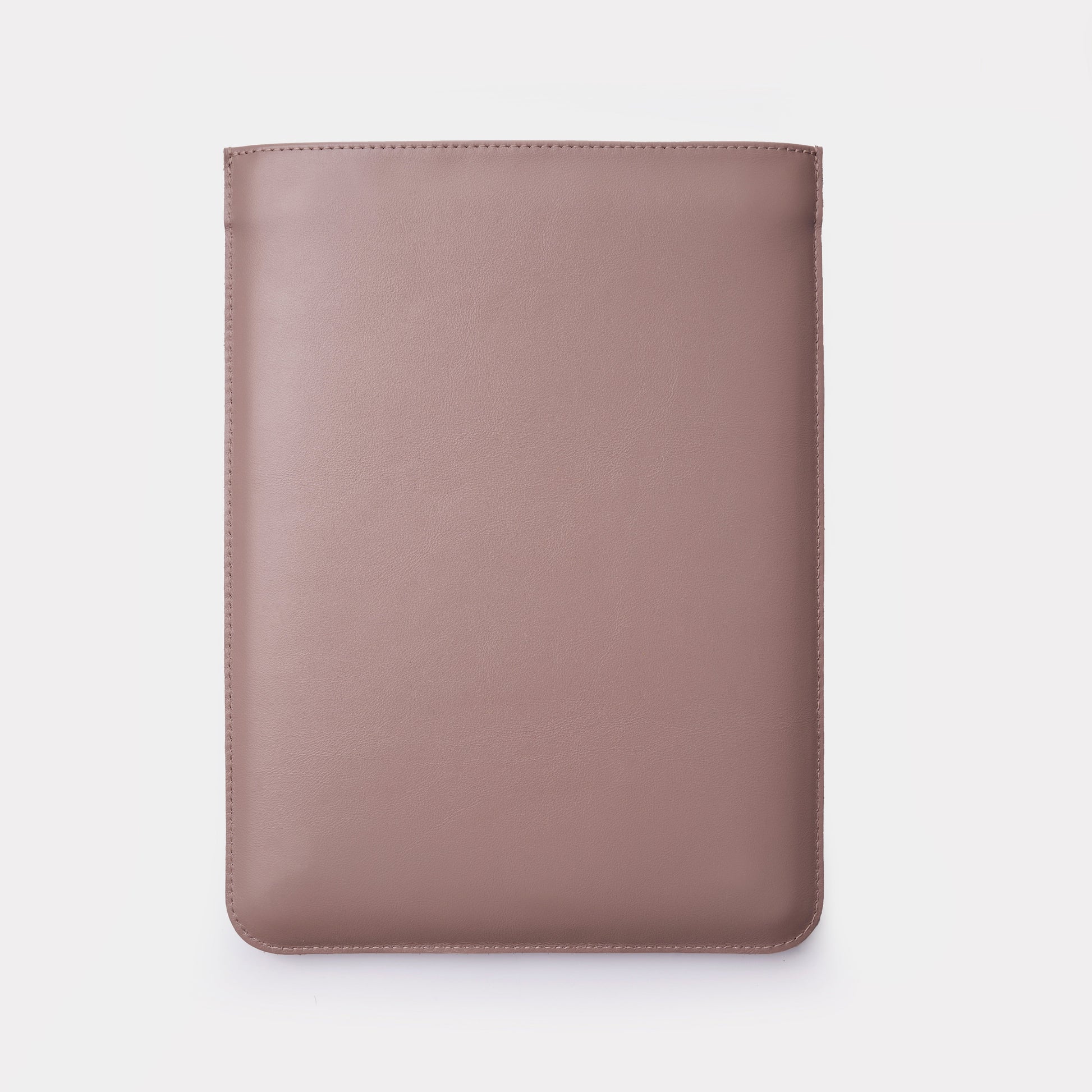 Kožené pouzdro na MacBook ClineUp z Crazy Horse kůže – boční pohled | Essetia