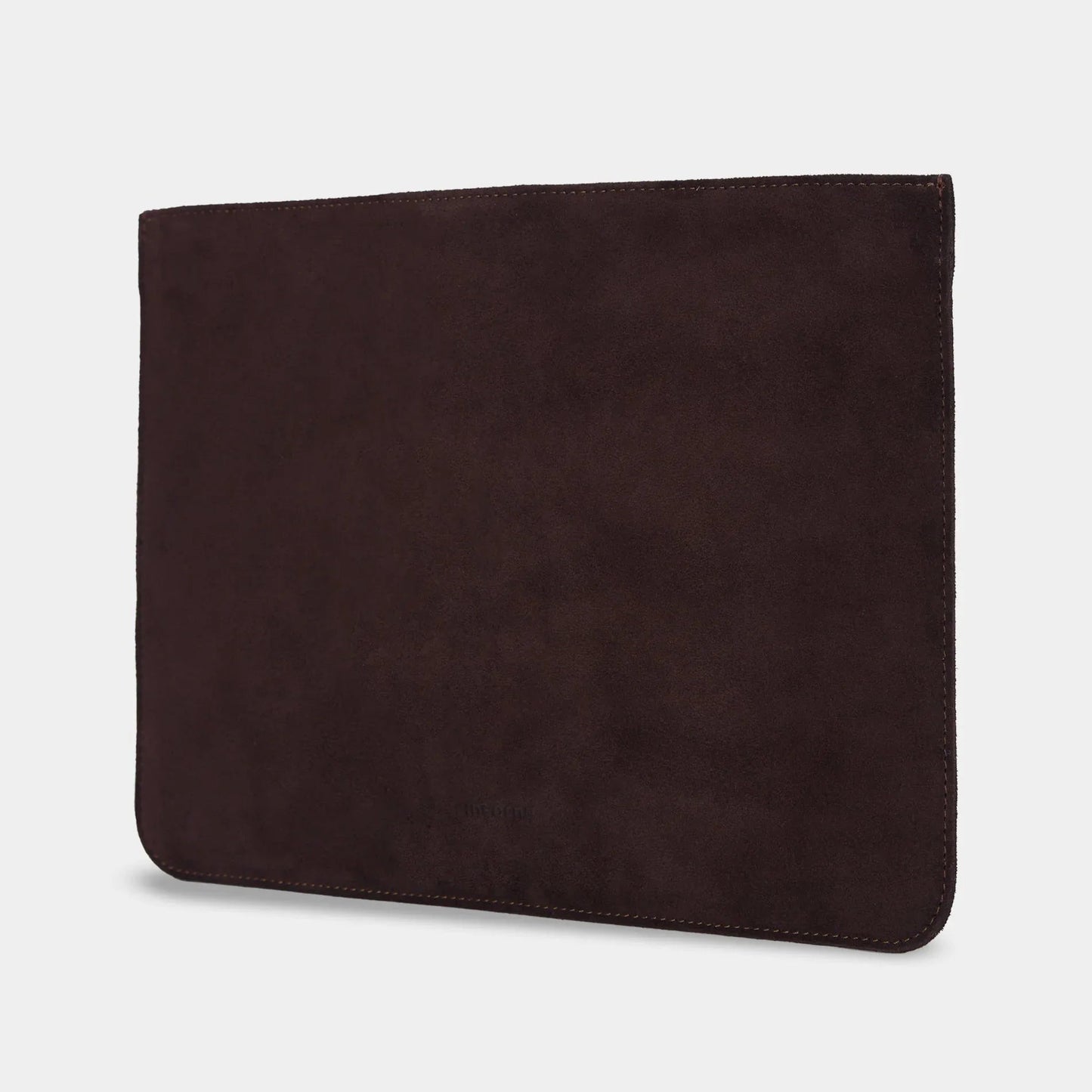 Kožené pouzdro na MacBook Cline z Crazy Horse kůže – detail zpracování | Essetia