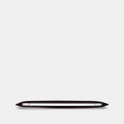 Kožené pouzdro na MacBook Cline z Crazy Horse kůže – boční pohled | Essetia