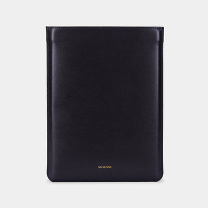 Kožené pouzdro na MacBook ClineUp z Crazy Horse kůže – Black | Essetia