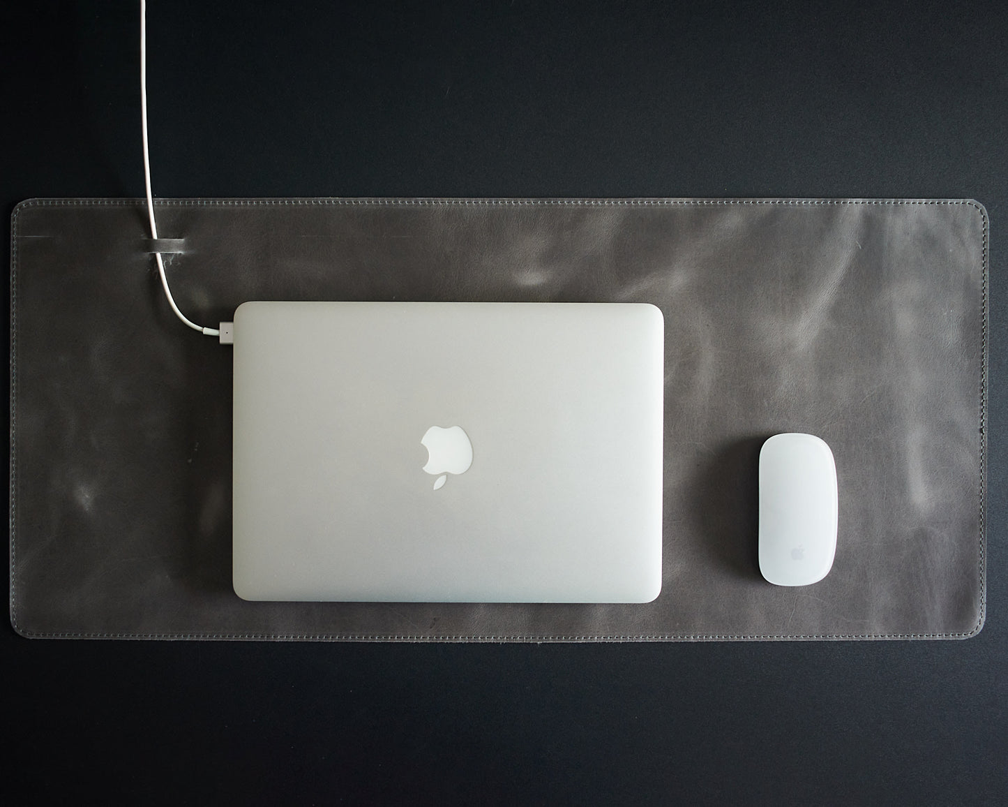 PRODESK – Elegantní kožená podložka na pracovní stůl  – 2 velikosti, 8 barev – Skladem