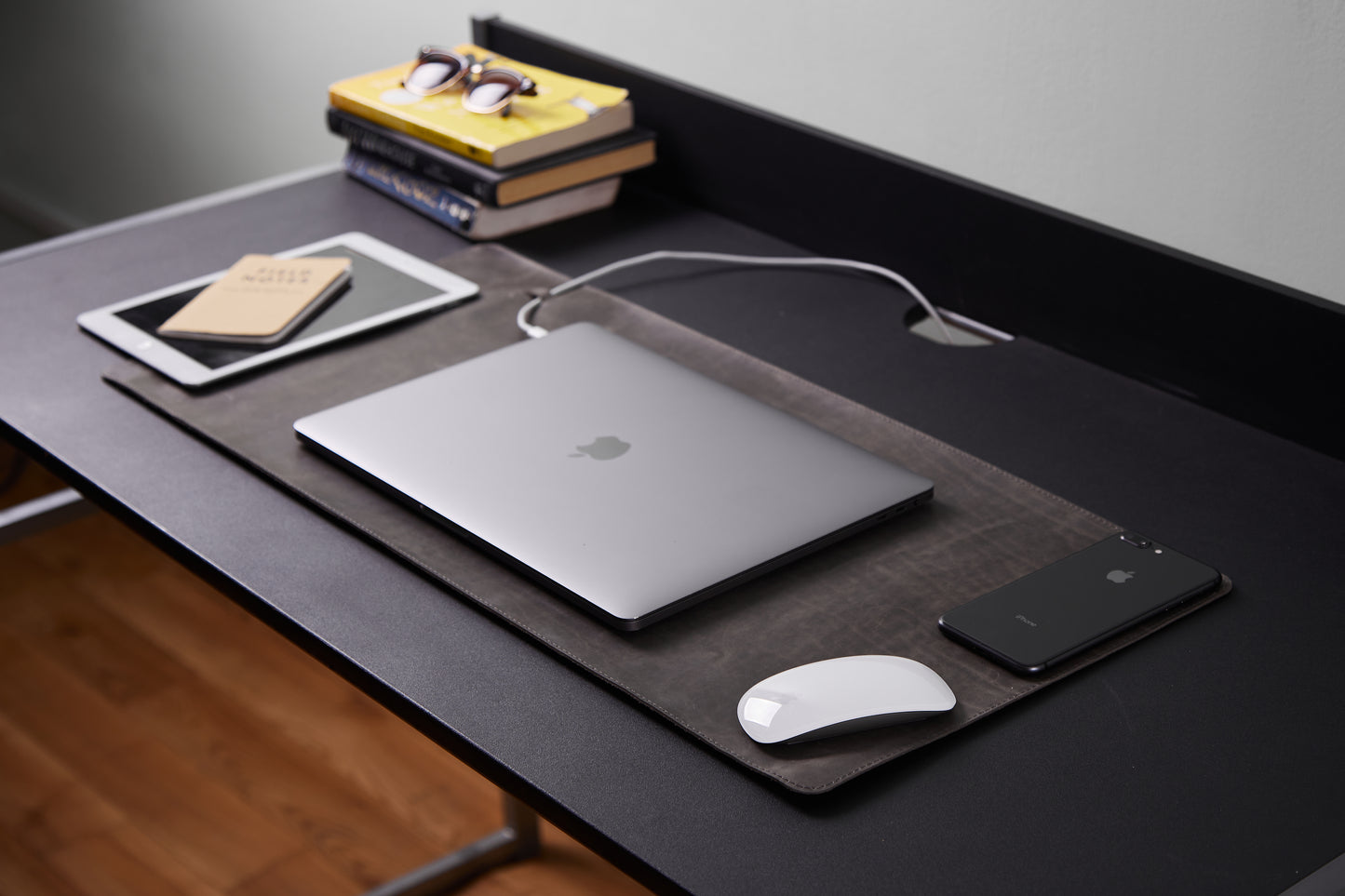 PRODESK – Elegantní kožená podložka na pracovní stůl  – 2 velikosti, 8 barev – Skladem