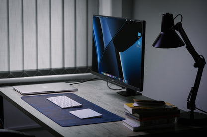 PRODESK – Elegantní kožená podložka na pracovní stůl  – 2 velikosti, 8 barev – Skladem